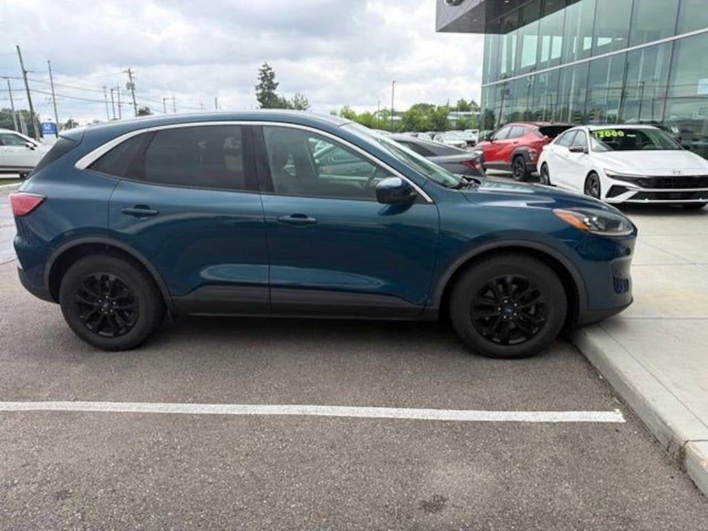 Used 2020 Ford Escape SE SUV