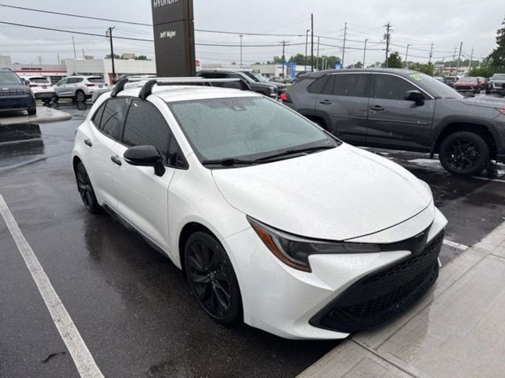 Used 2021 Toyota Corolla Hatchback SE Hatchback