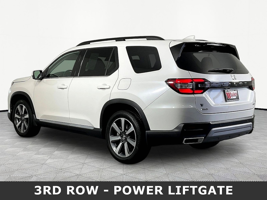 Used 2025 Honda Pilot Elite SUV