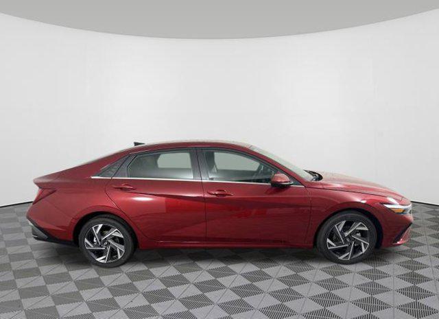 2025 Hyundai Elantra SEL Convenience photo 2
