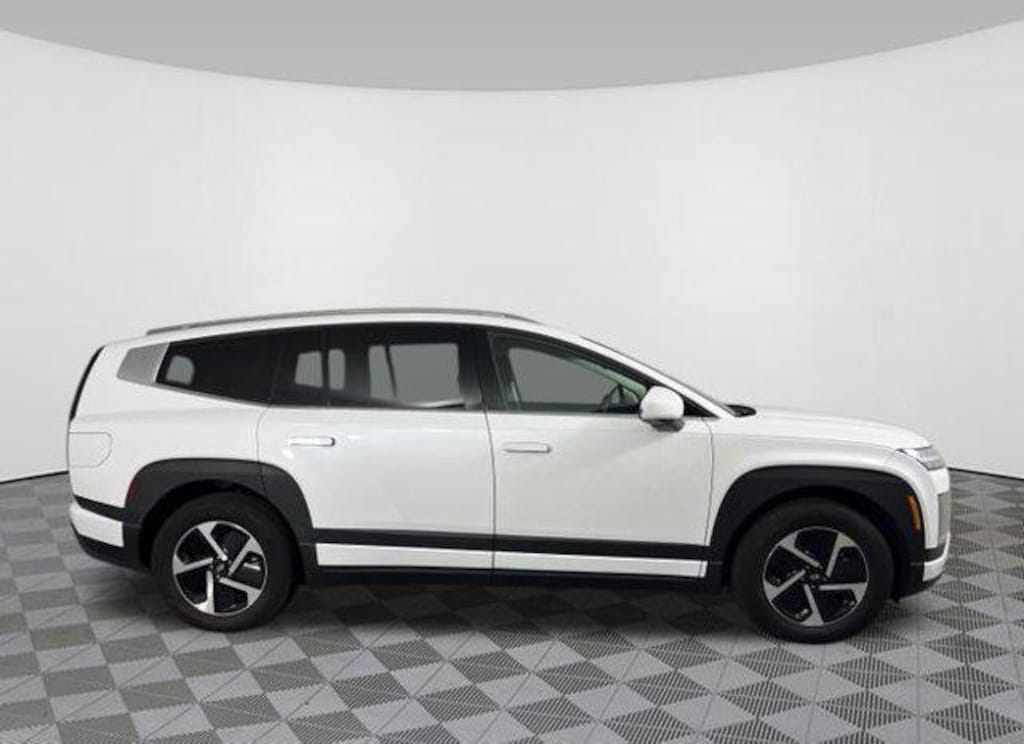 New 2026 Hyundai IONIQ 9 SE SUV