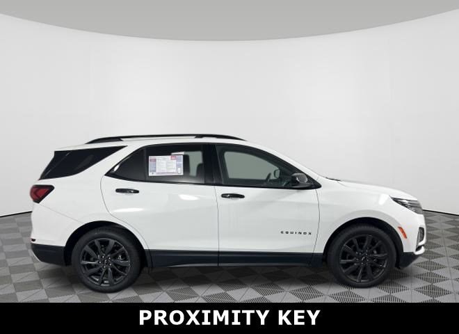Used 2022 Chevrolet Equinox RS with VIN 3GNAXWEV1NS115706 for sale in Fairfield, OH