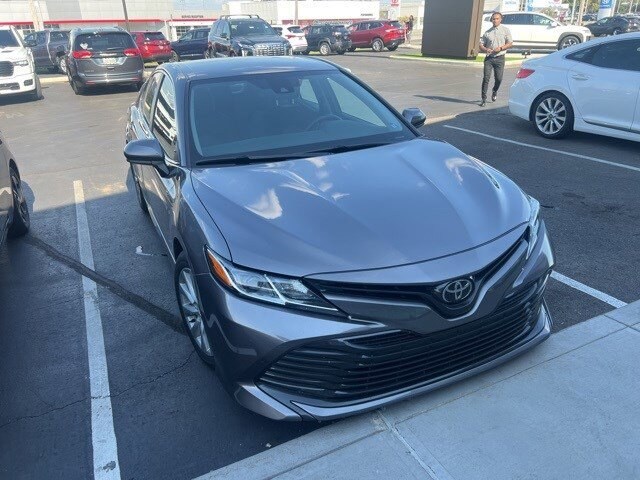 2020 Toyota Camry LE photo 2