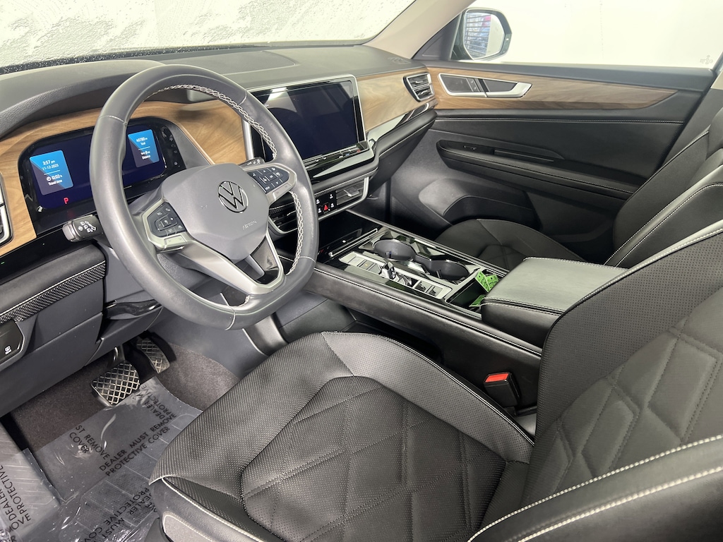 Used 2024 Volkswagen Atlas 2.0T SE w/Technology SUV