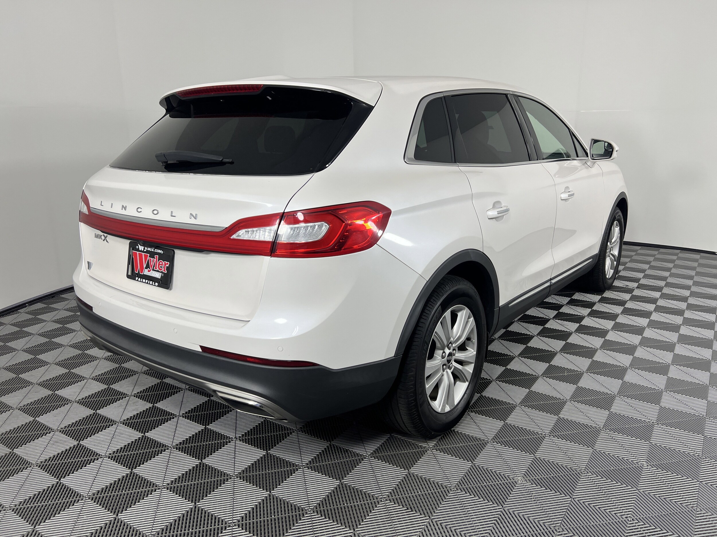 2017 Lincoln MKX Premiere photo 2