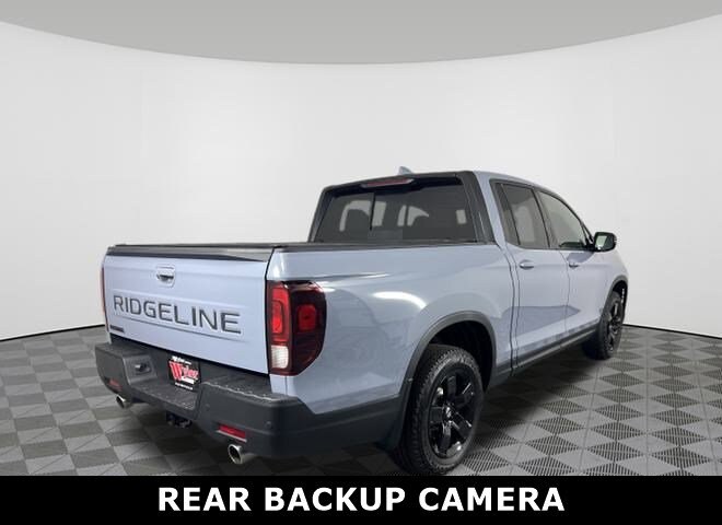 2025 Honda Ridgeline Black Edition photo 3