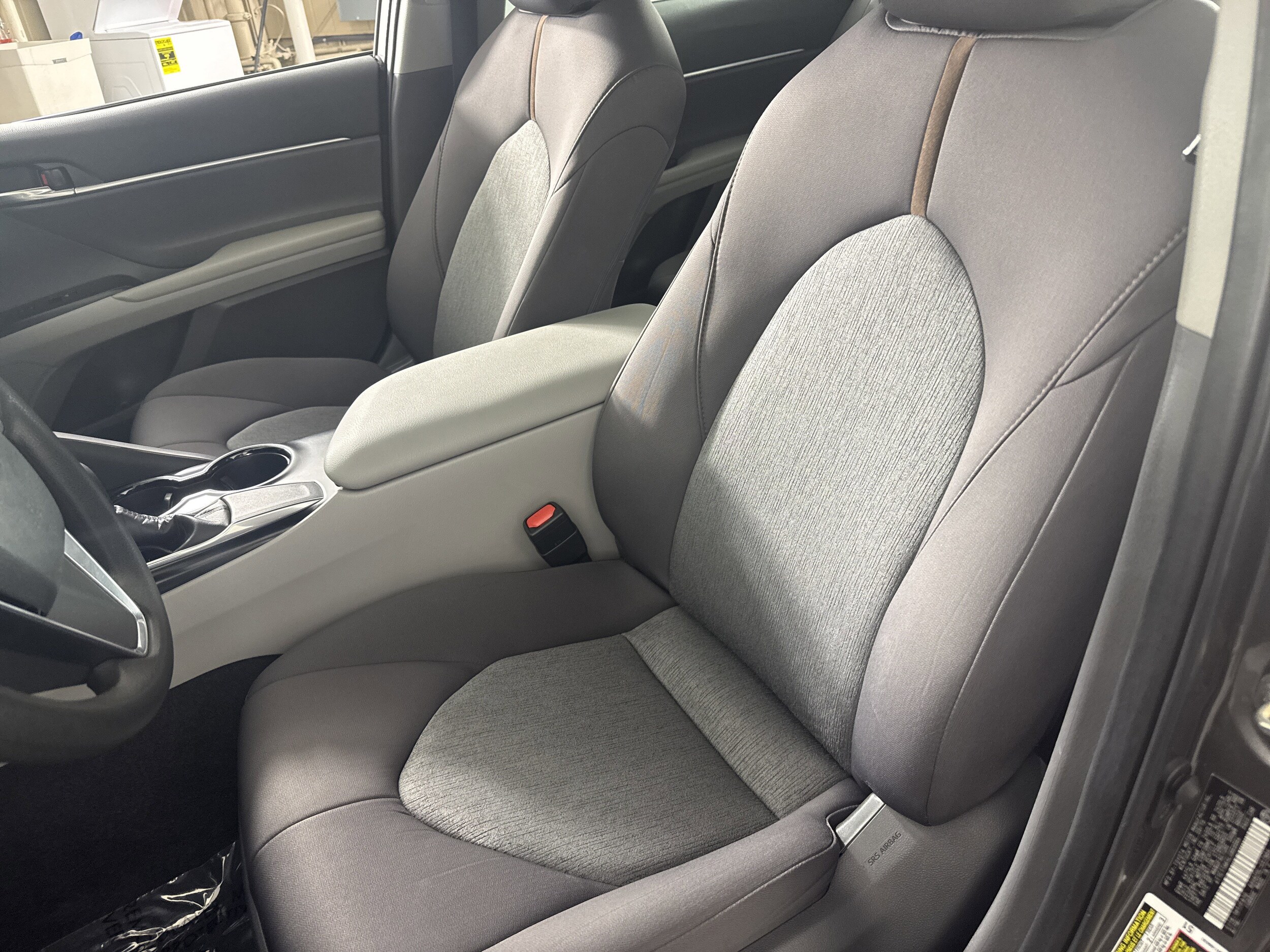 2020 Toyota Camry LE photo 4