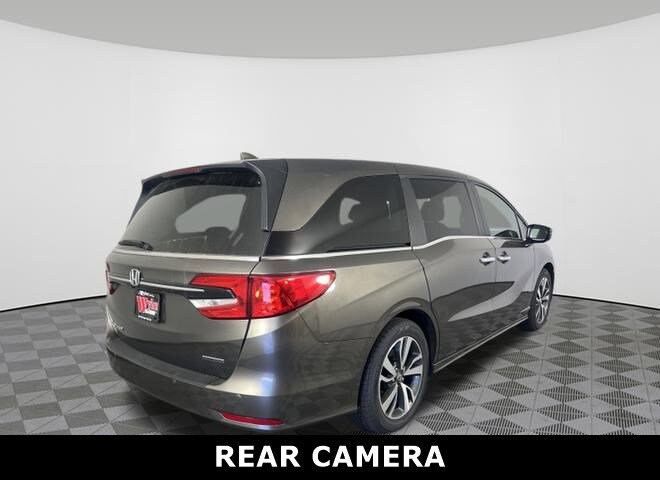 2023 Honda Odyssey Touring photo 3