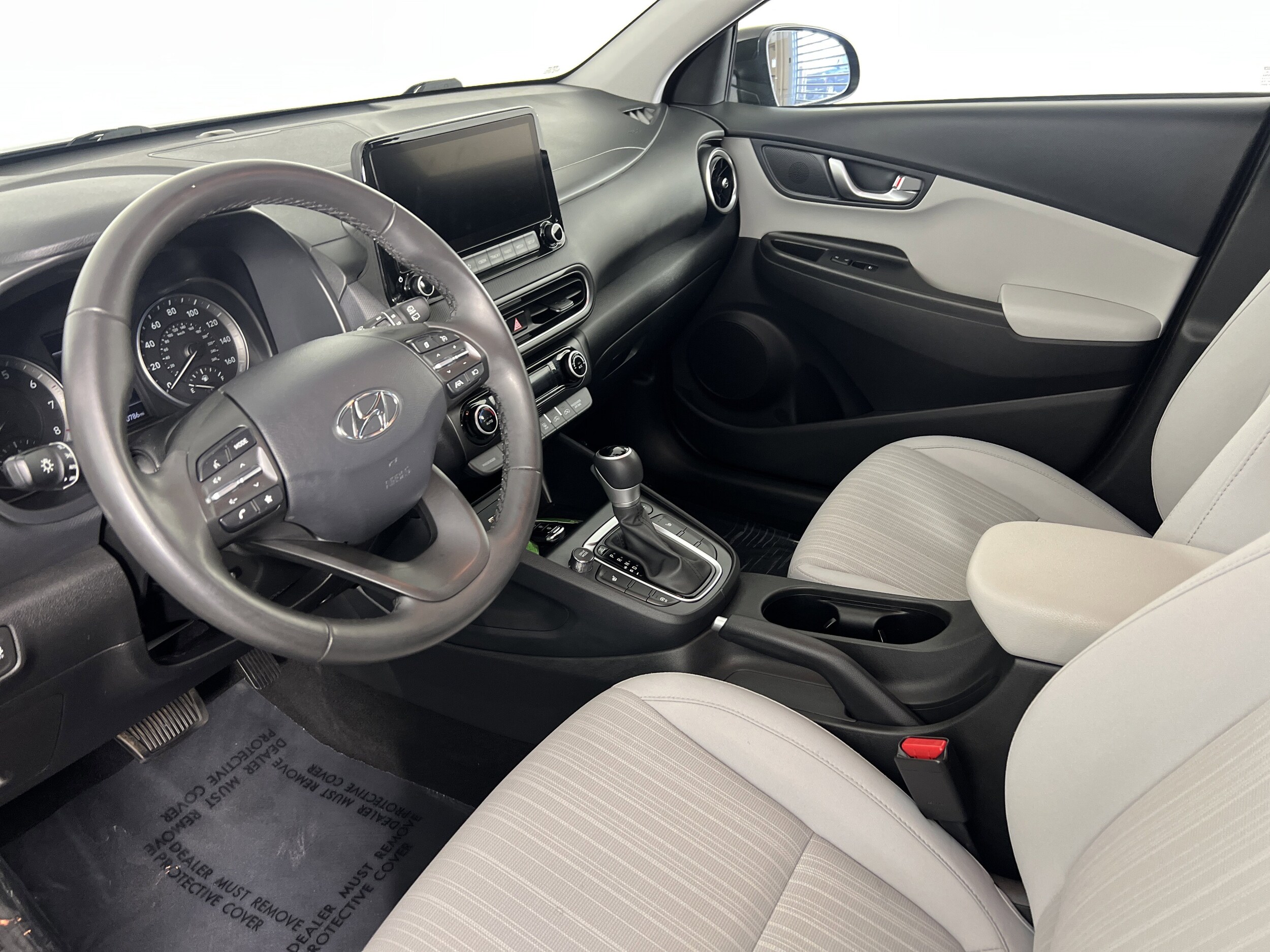 2023 Hyundai Kona SEL photo 2