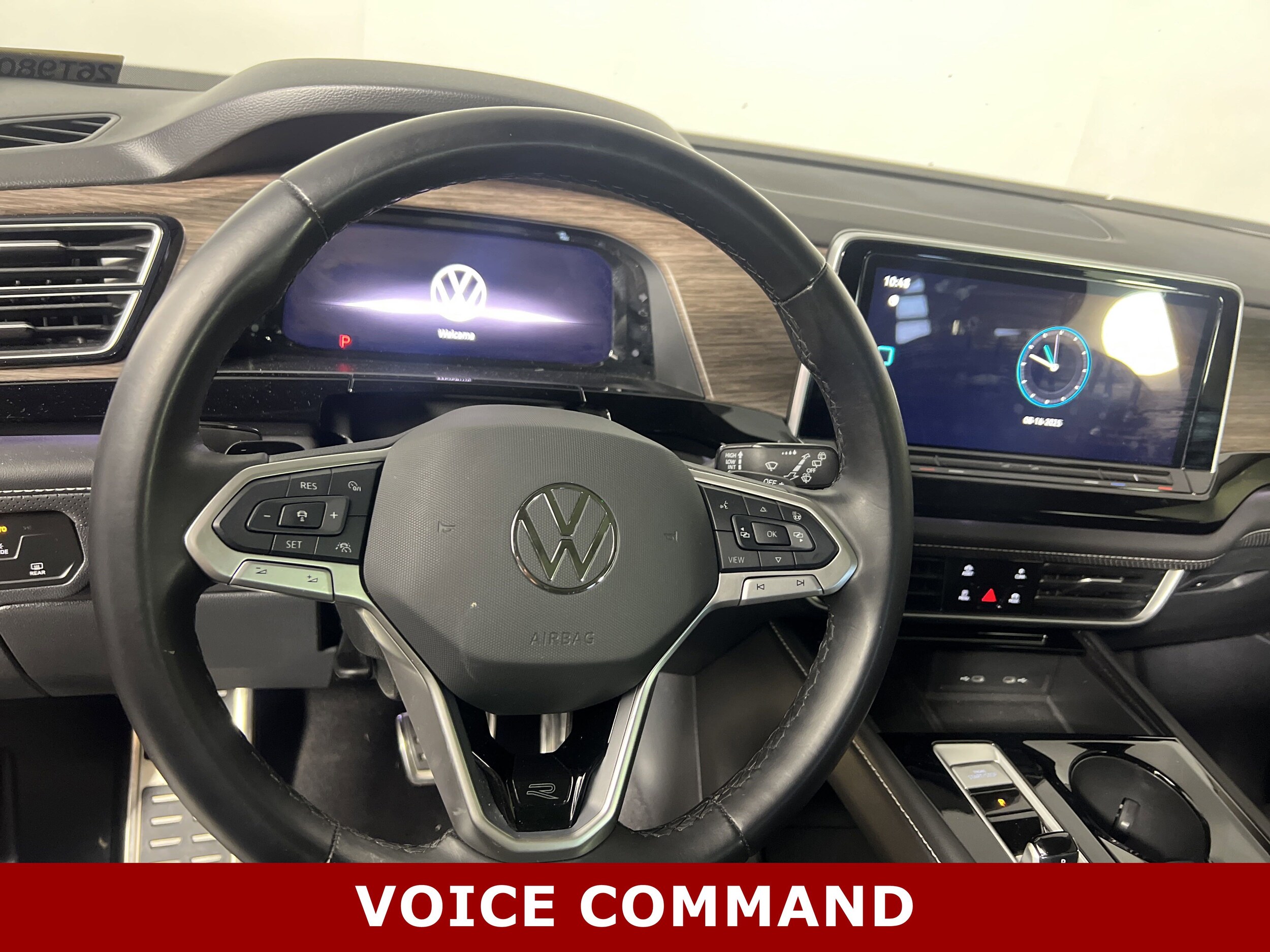 2024 Volkswagen Atlas SEL Premium R-Line photo 4