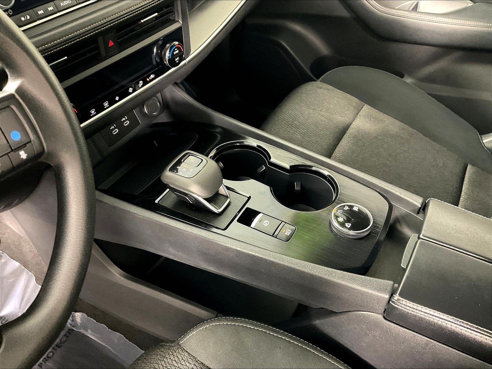 2024 Nissan Rogue SV - Photo 21