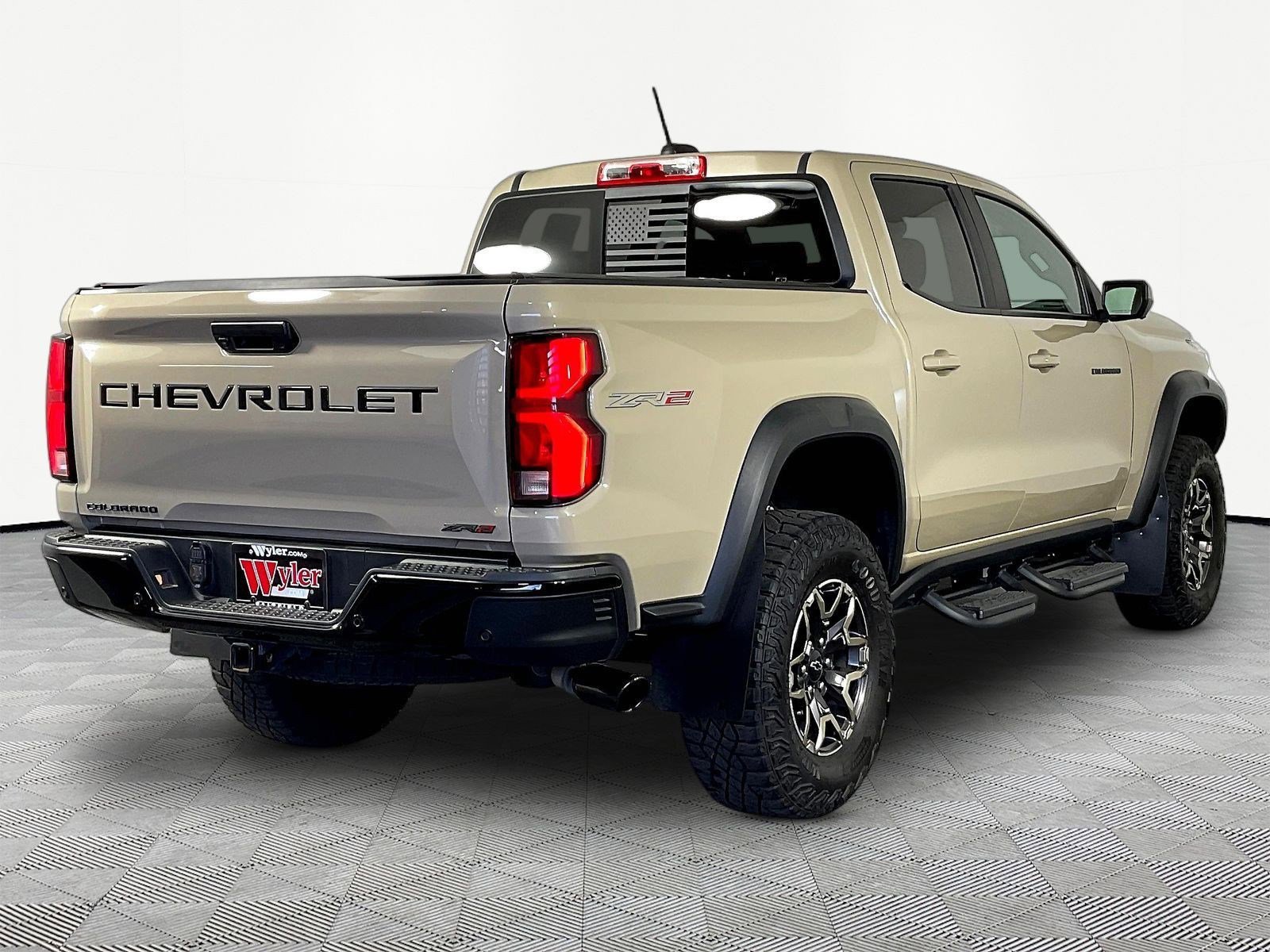 2024 Chevrolet Colorado ZR2 - Photo 6