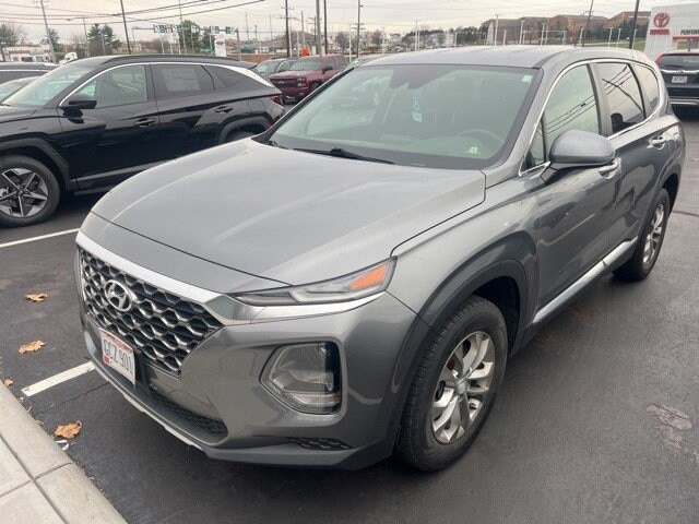 2019 Hyundai Santa Fe SE photo 2