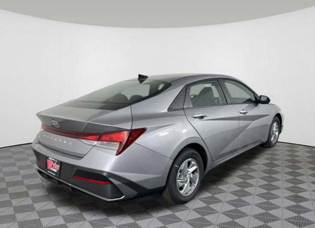New 2026 Hyundai Elantra SE Sedan