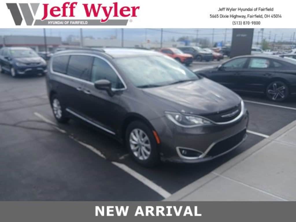 Used 2017 Chrysler Pacifica Touring-L Van