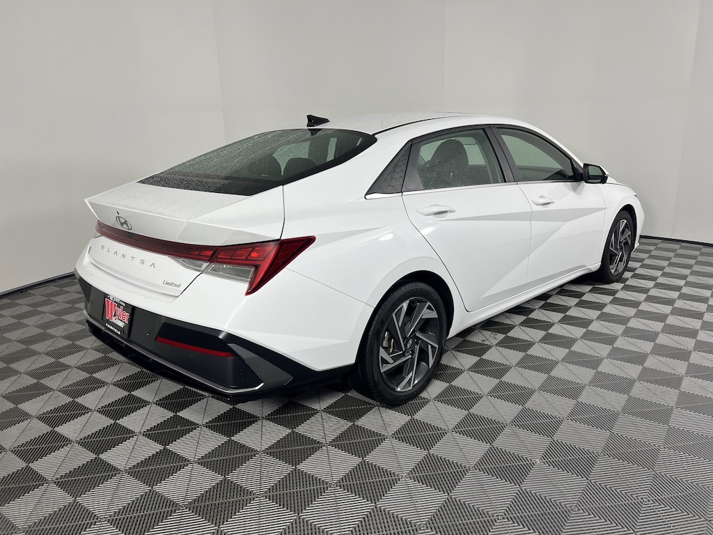 Used 2024 Hyundai Elantra Limited Sedan