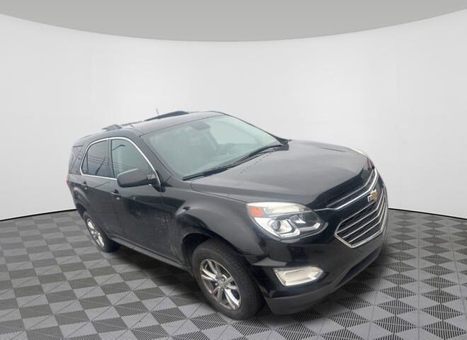 2017 Chevrolet Equinox LT photo 3