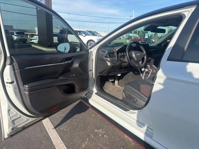 2021 Toyota Camry TRD - Photo 17