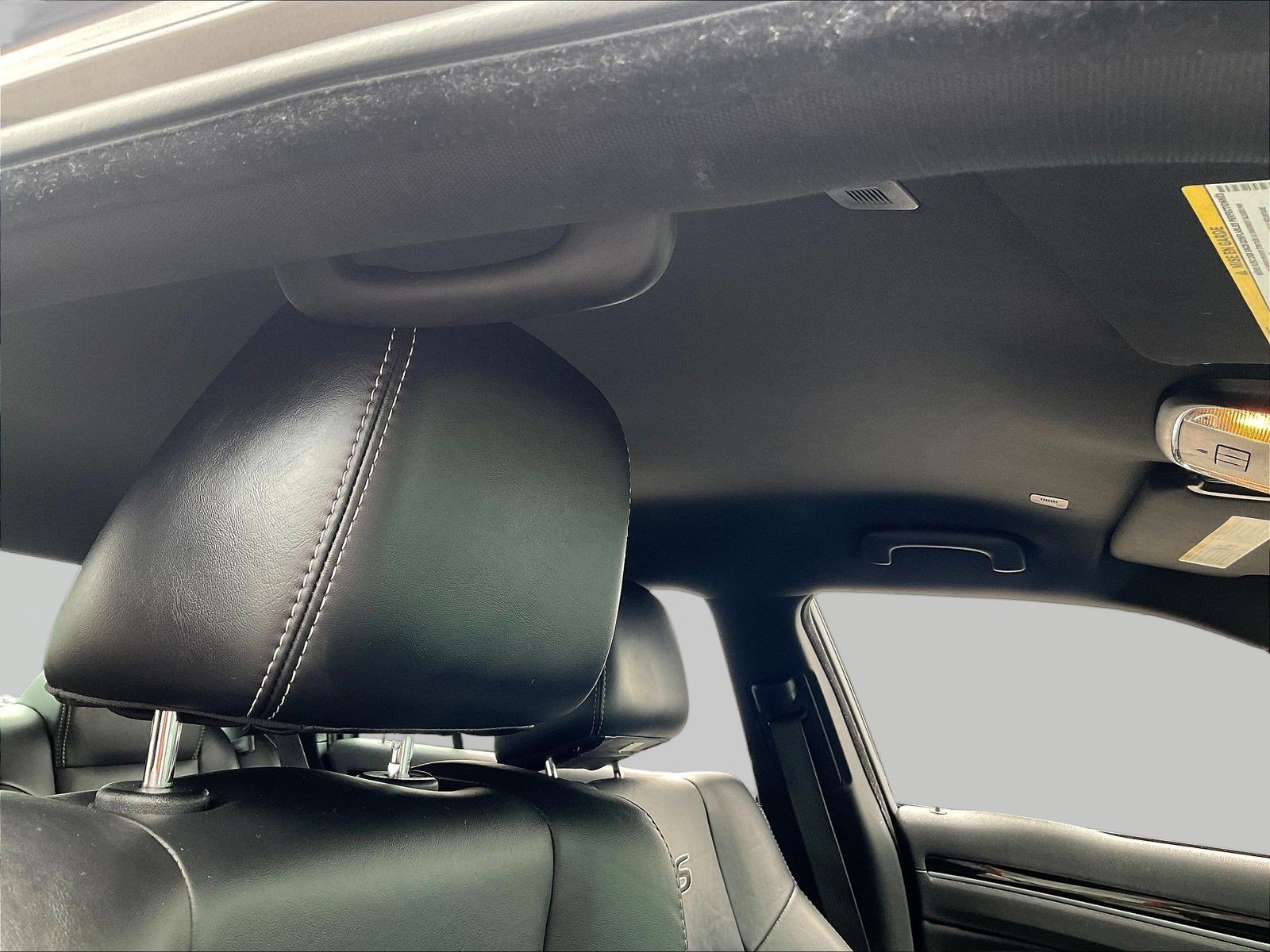 2018 Chrysler 300 S - Photo 28