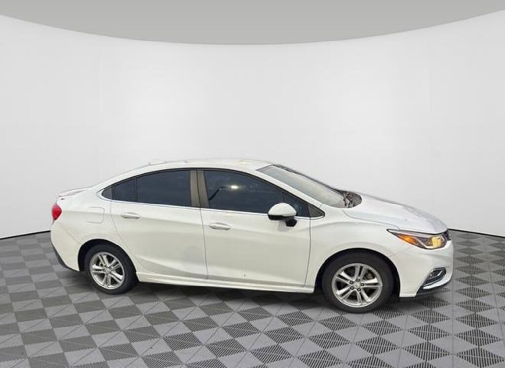 Used 2017 Chevrolet Cruze LT Auto Sedan