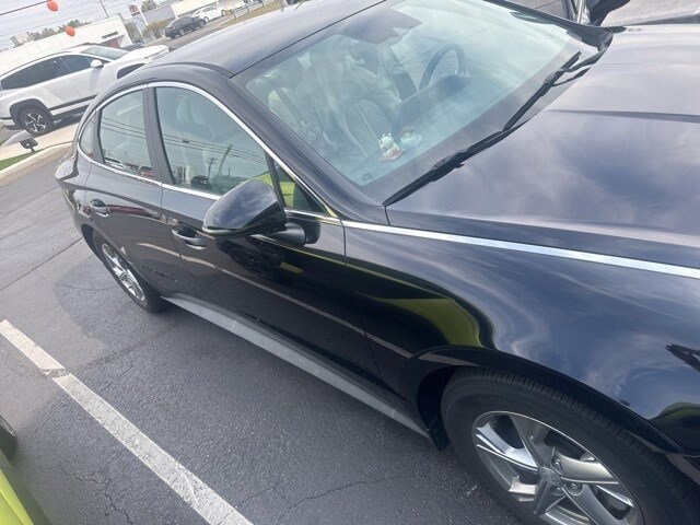 2023 Hyundai Sonata SE photo 2