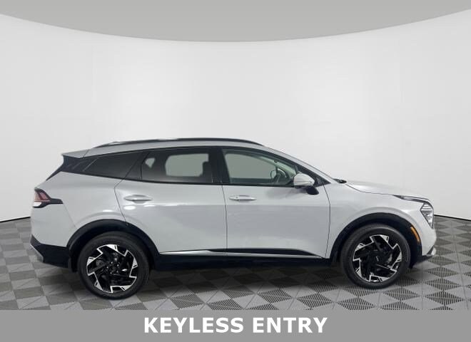 2023 Kia Sportage photo 2