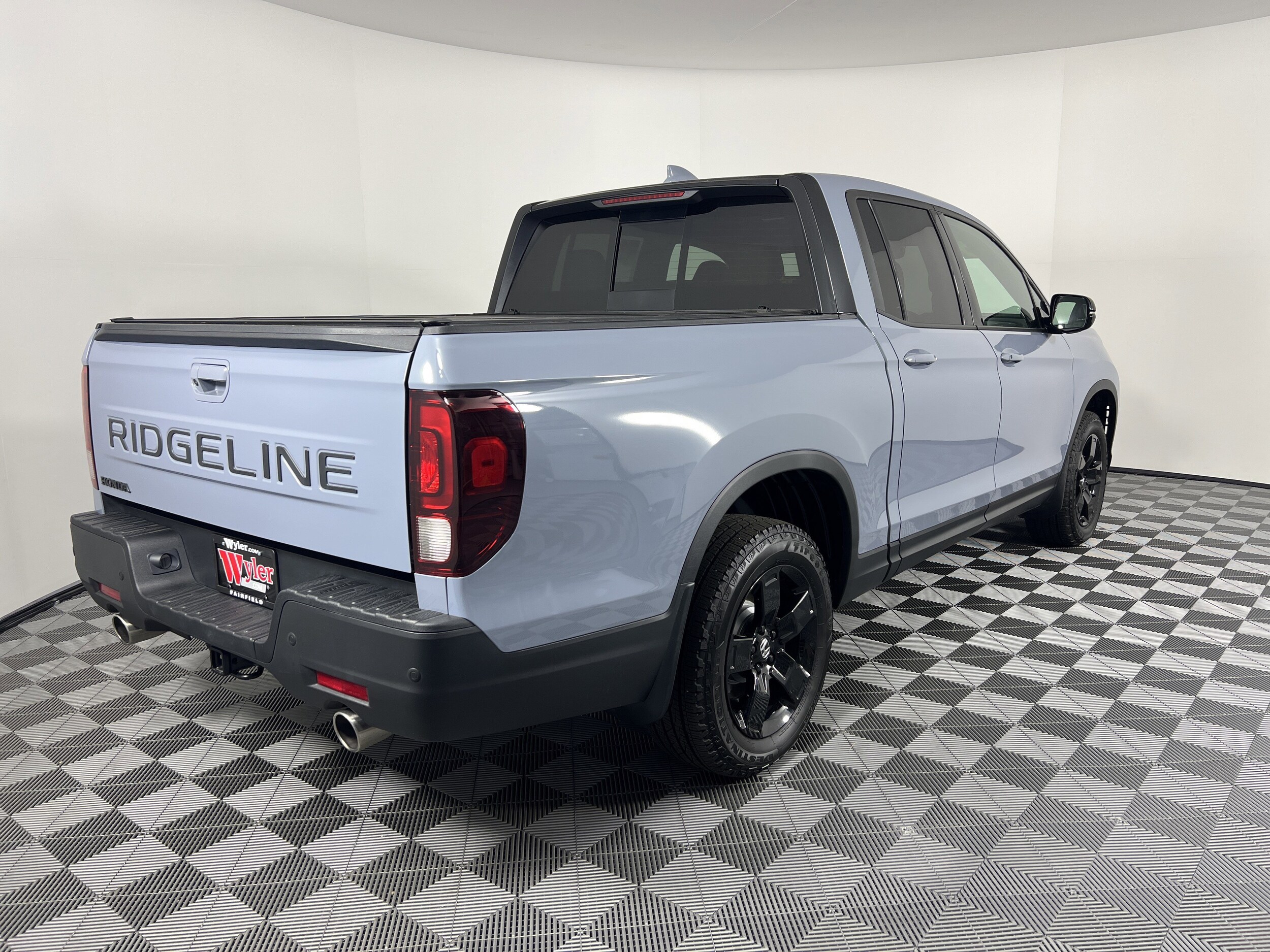 2025 Honda Ridgeline Black Edition photo 4