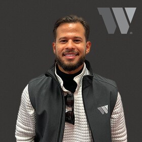 Staff member Mohamad Espinel from ID_1e00fbedd157