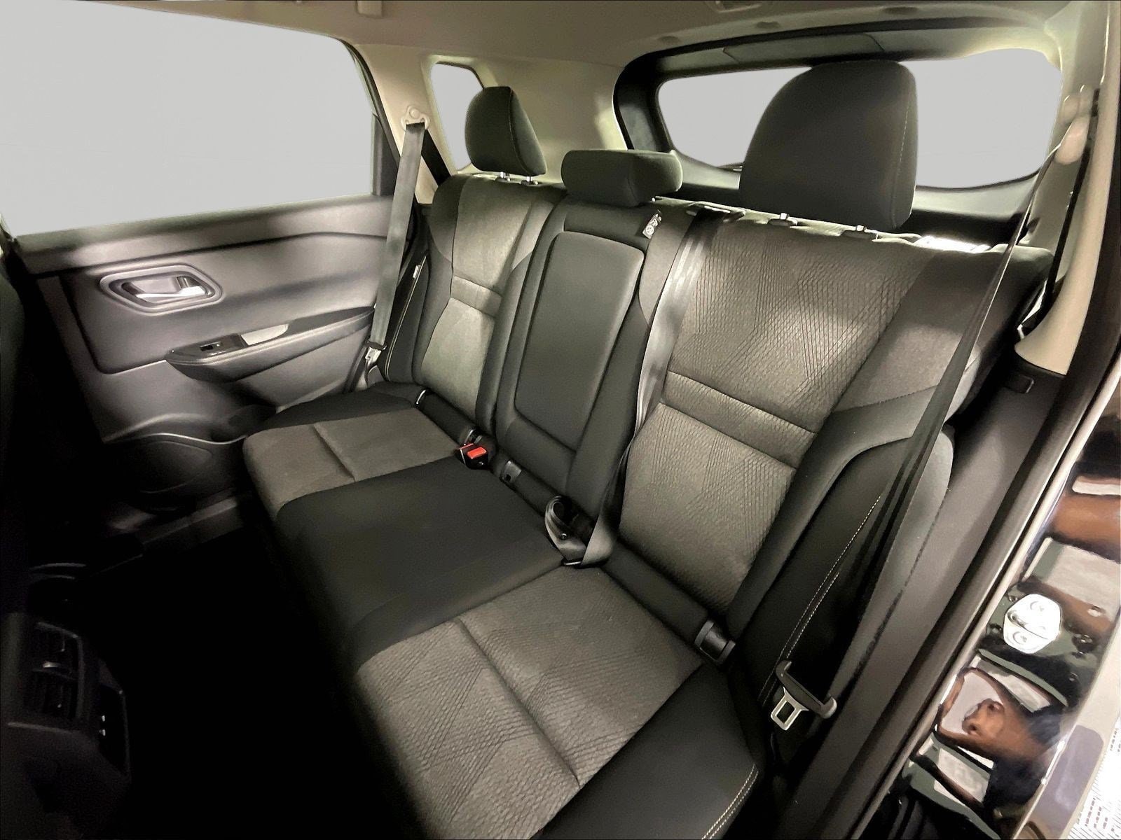 2024 Nissan Rogue SV - Photo 25