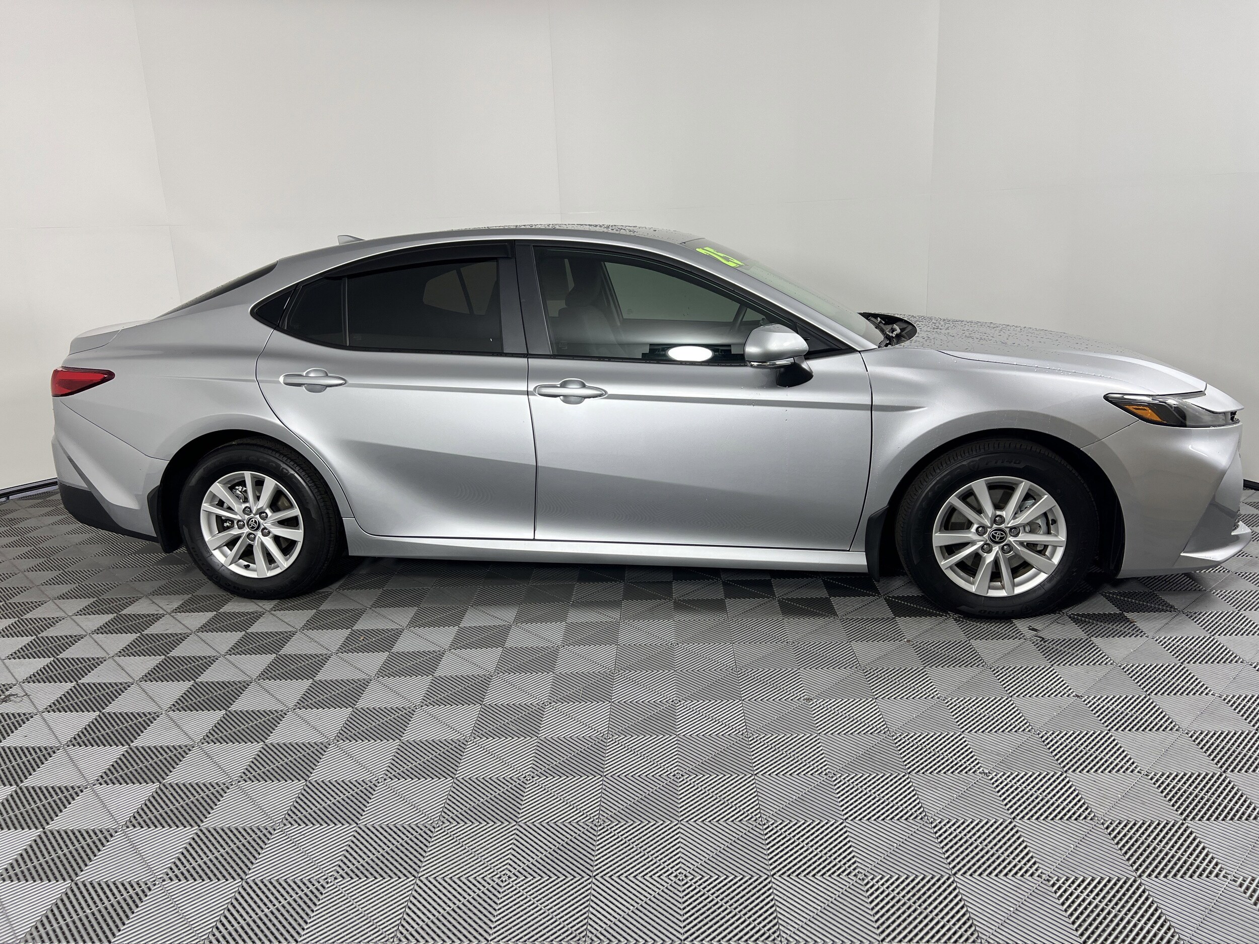 2025 Toyota Camry LE photo 2