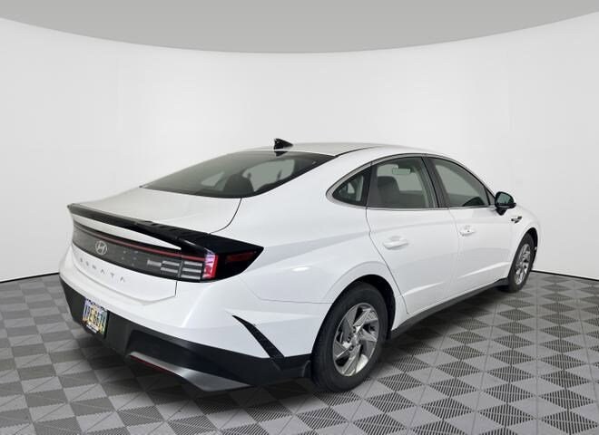 2025 Hyundai Sonata SE photo 3