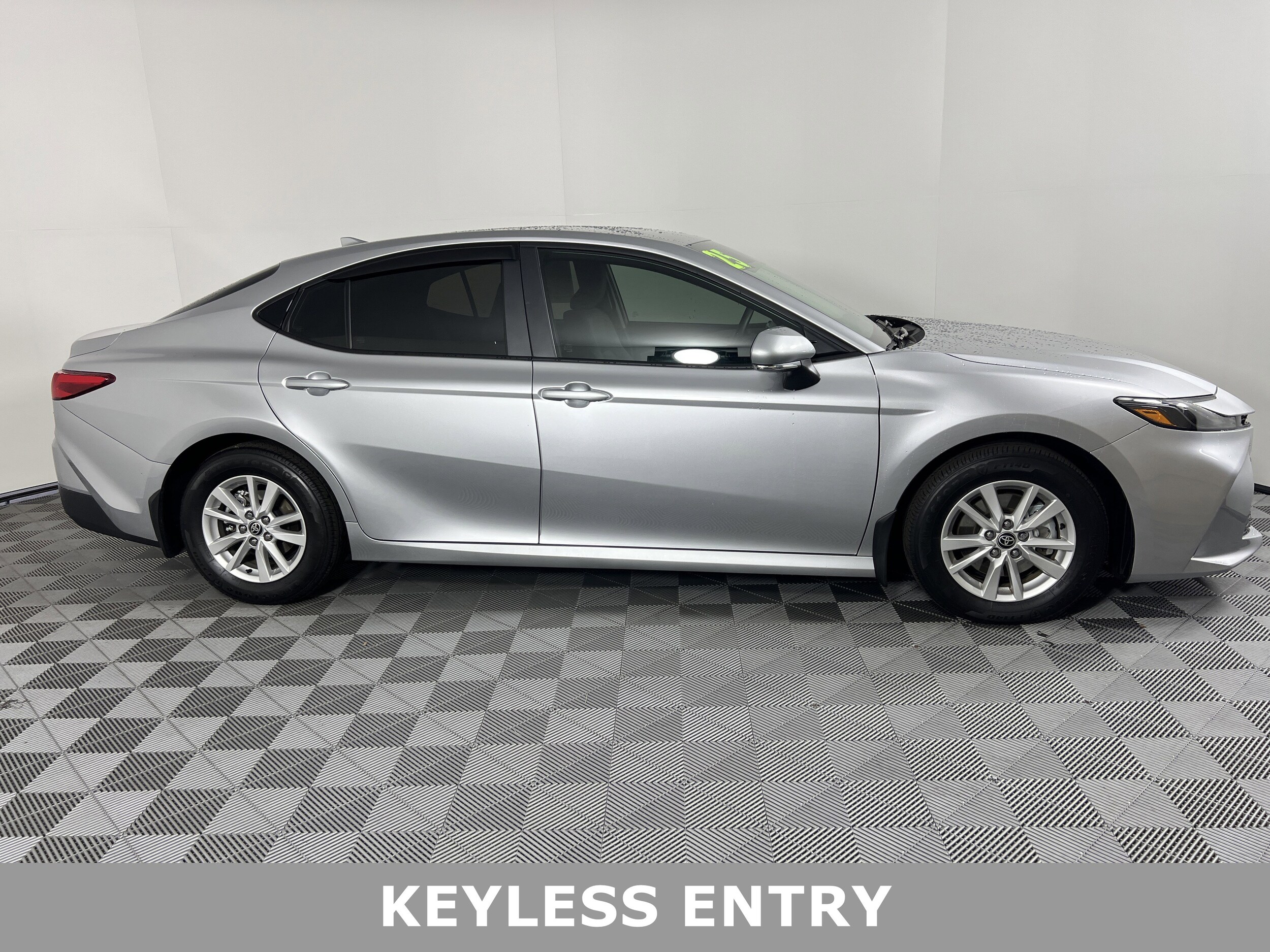 2025 Toyota Camry LE photo 2