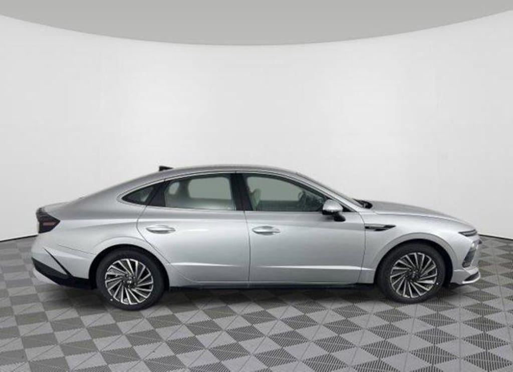 New 2025 Hyundai Sonata Hybrid SEL Sedan