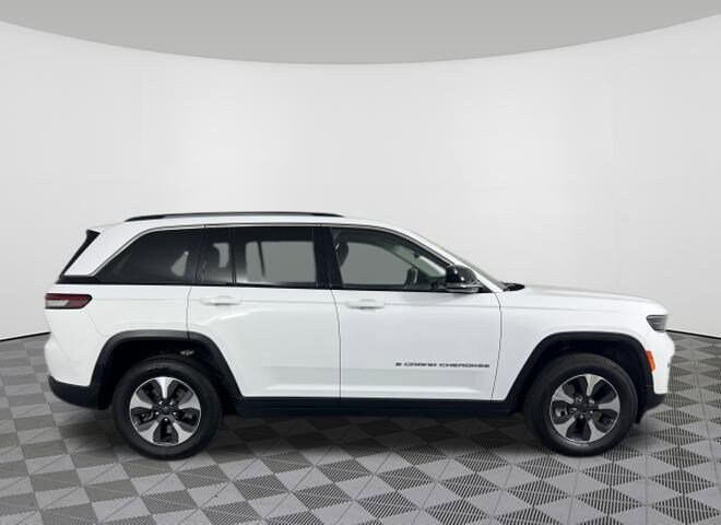 2022 Jeep Cherokee Limited 4xe photo 2