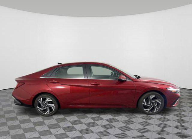 2025 Hyundai Elantra Limited photo 2