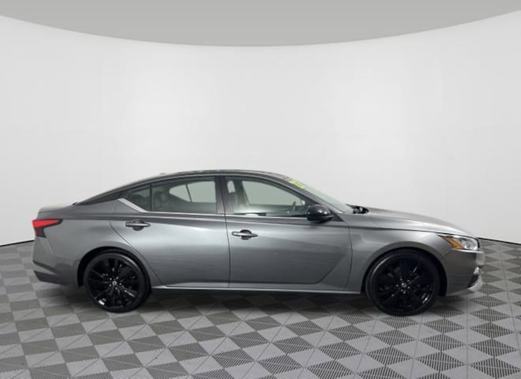 Used 2022 Nissan Altima 2.5 SR Sedan