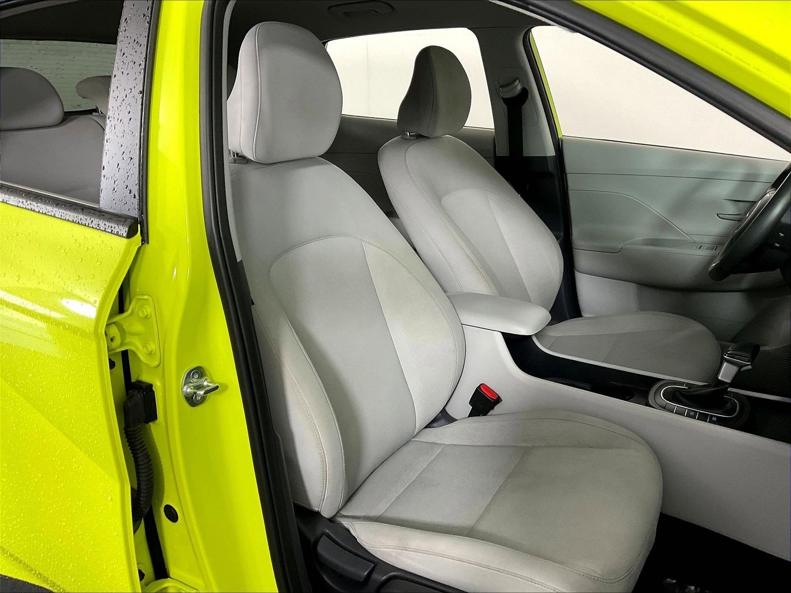 2025 Hyundai Kona SEL - Photo 27