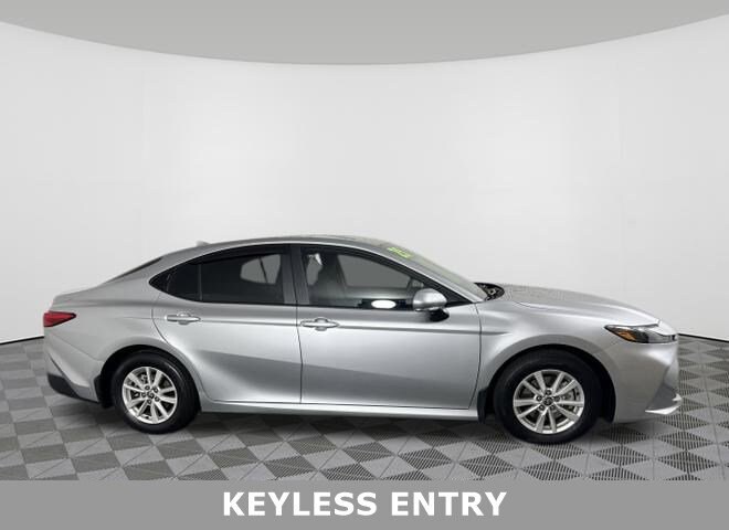 2025 Toyota Camry LE photo 2