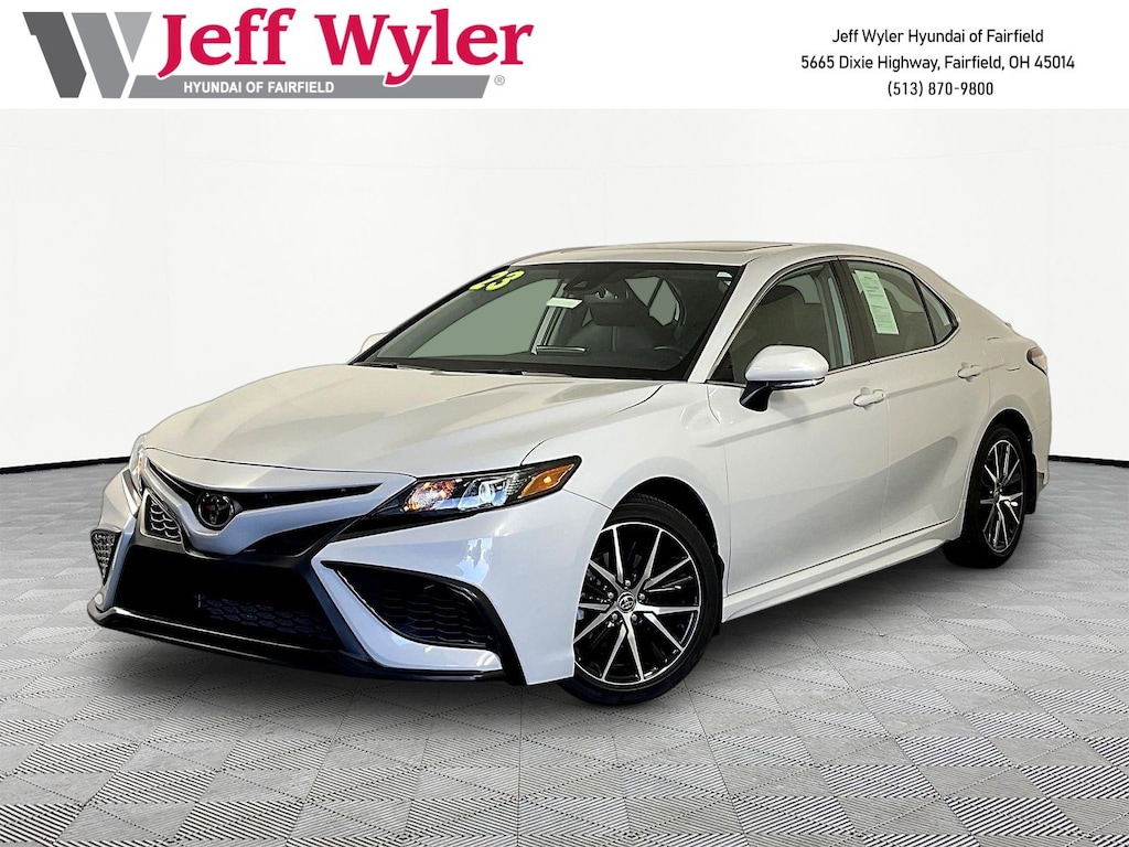 Used 2023 Toyota Camry SE Sedan