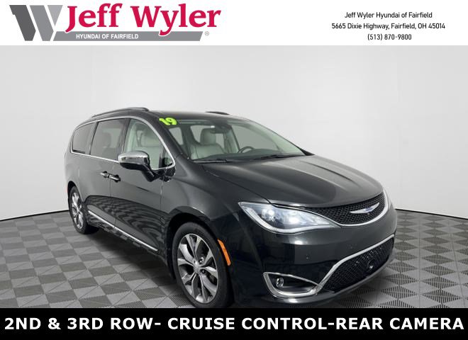 2019 Chrysler Pacifica Limited's photo