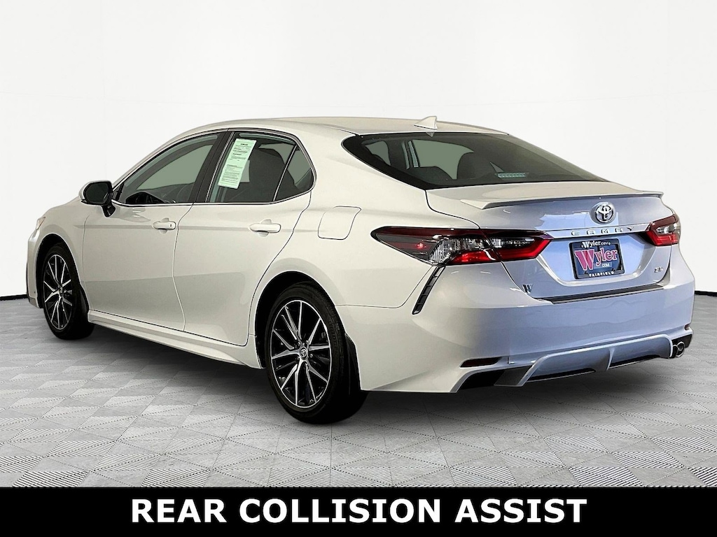 Used 2023 Toyota Camry SE Sedan