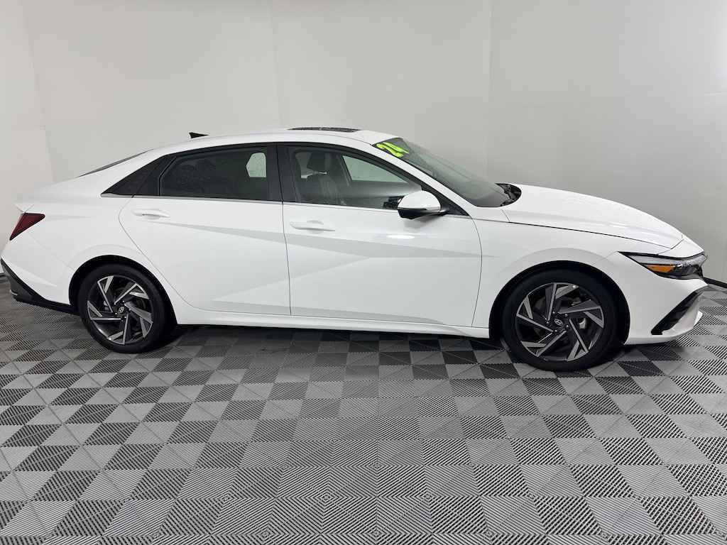 Used 2024 Hyundai Elantra Limited Sedan