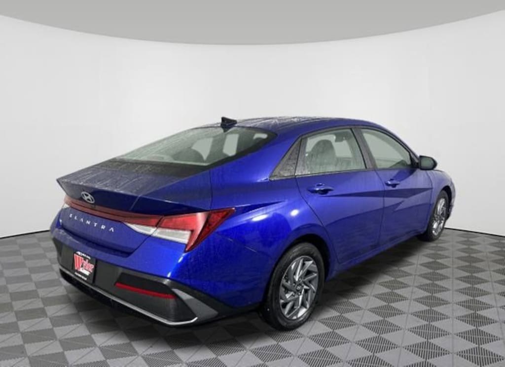 Used 2024 Hyundai Elantra SEL Sedan