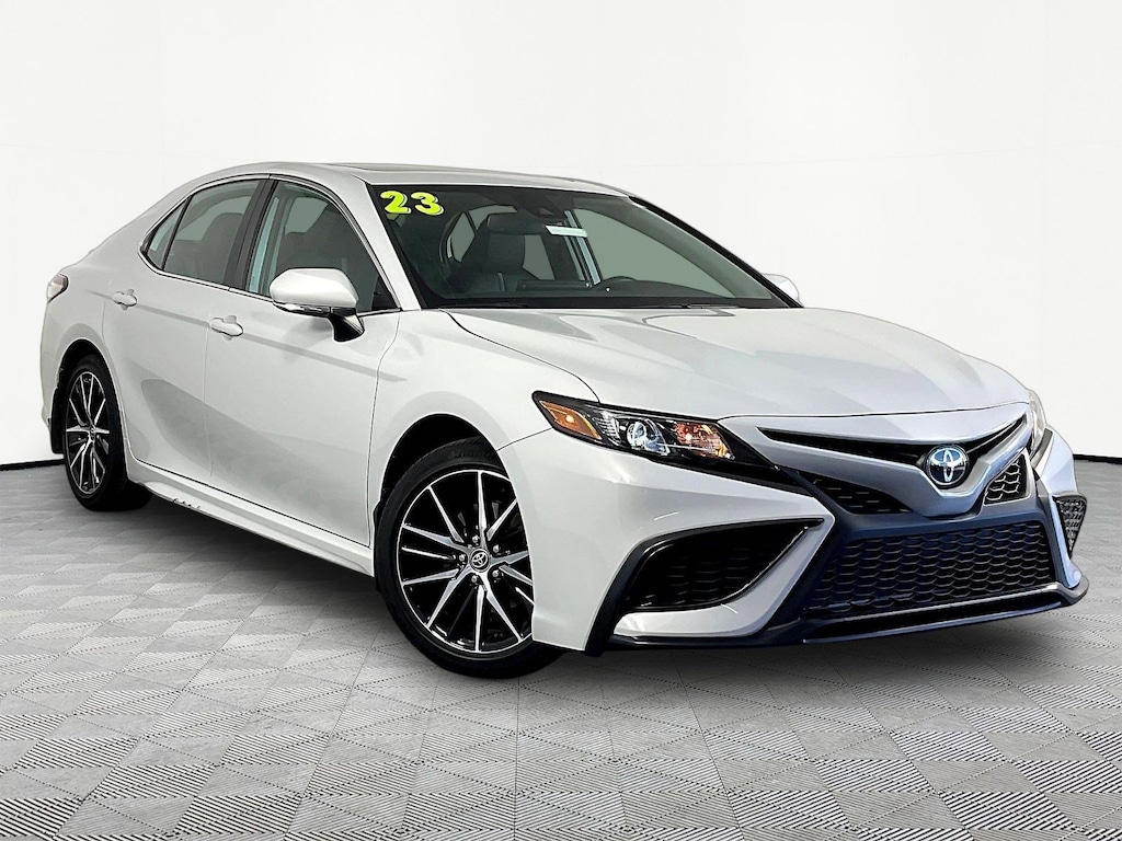 Used 2023 Toyota Camry SE Sedan