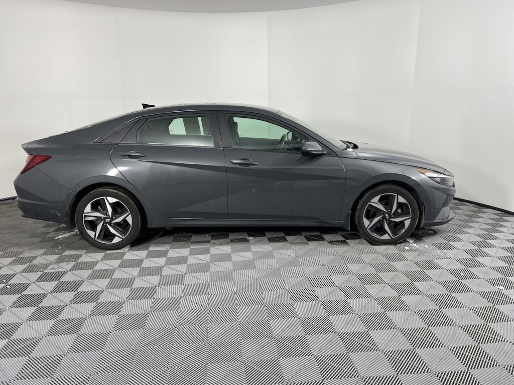 Used 2023 Hyundai Elantra SEL Sedan