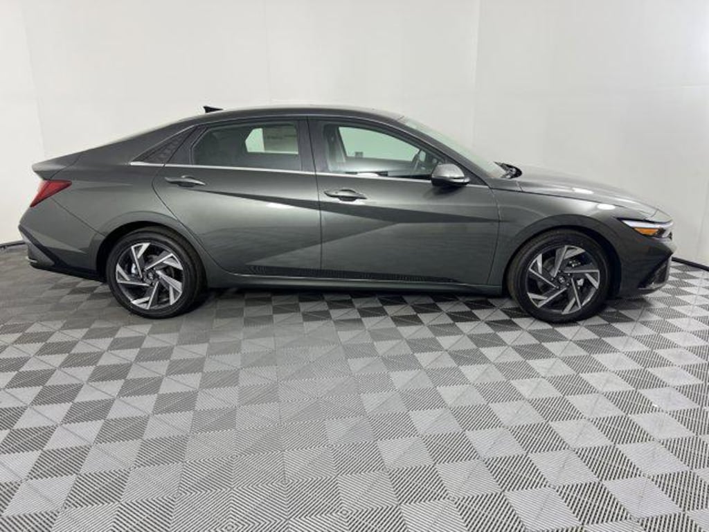 New 2026 Hyundai Elantra Limited Sedan