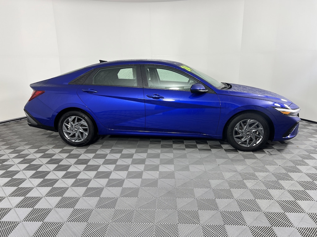 Used 2024 Hyundai Elantra SEL Sedan