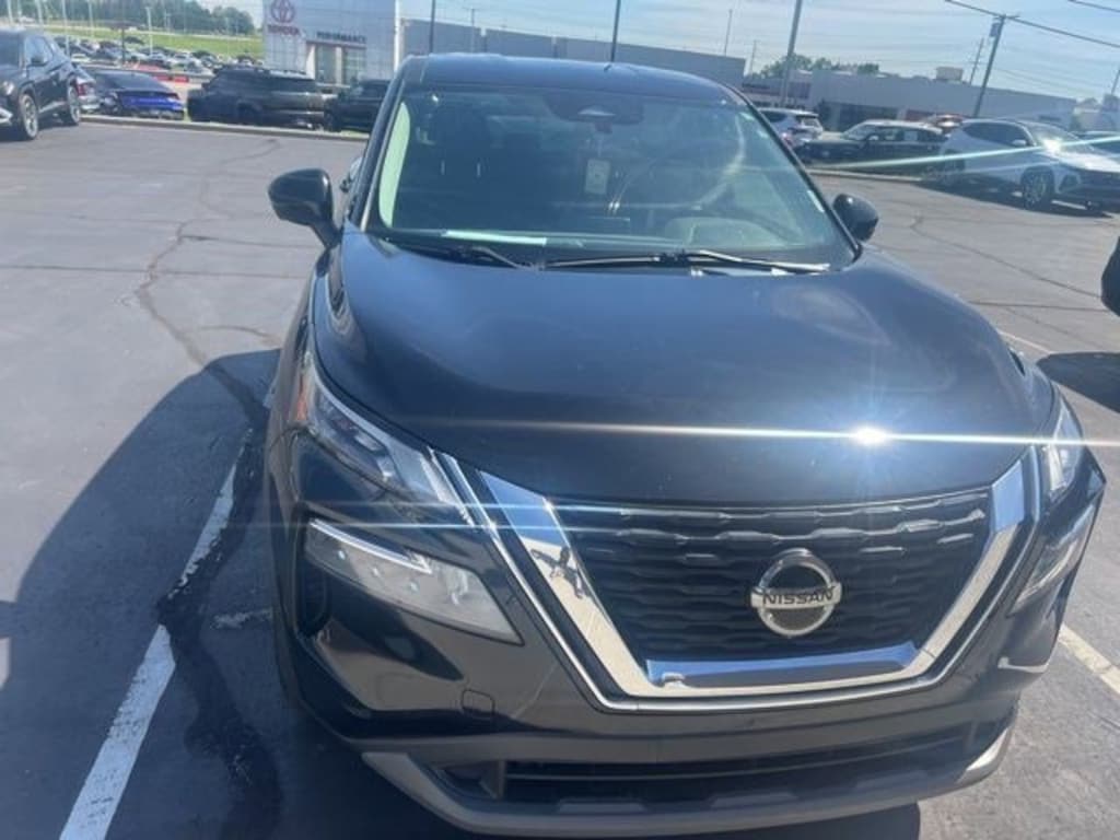 Used 2021 Nissan Rogue SV SUV