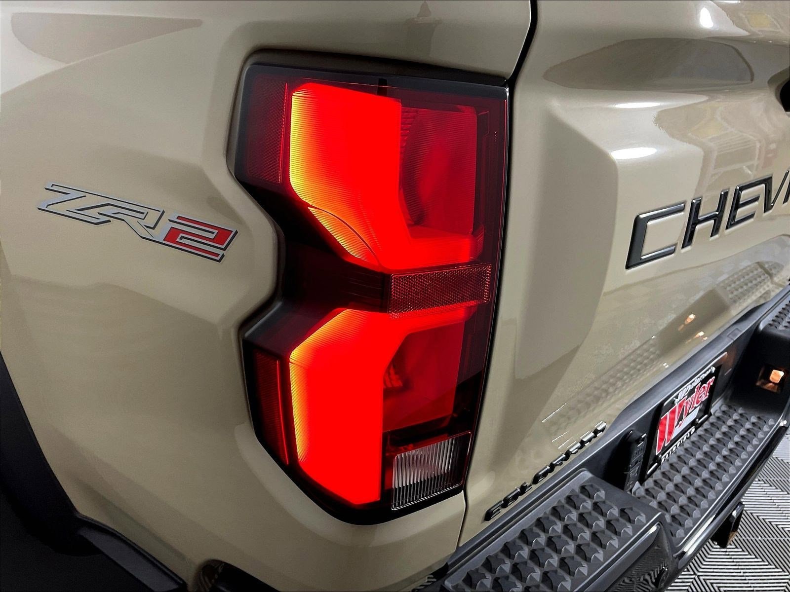 2024 Chevrolet Colorado ZR2 - Photo 23