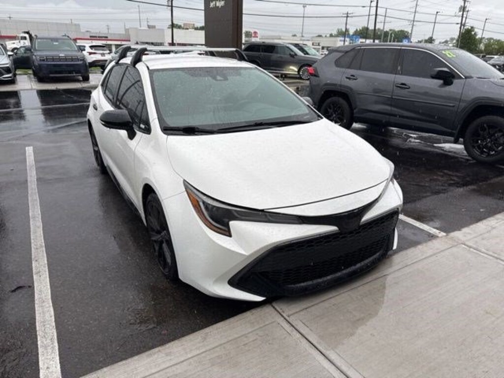 Used 2021 Toyota Corolla Hatchback SE Hatchback